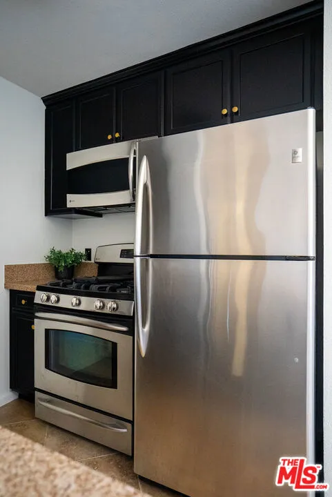 7320 Hawthorn Avenue #425 Los Angeles, CA 90046