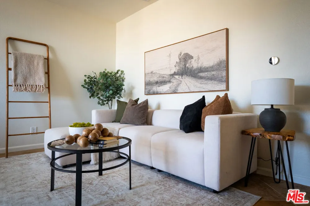 7320 Hawthorn Avenue #425 Los Angeles, CA 90046