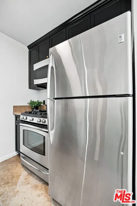 7320 Hawthorn Avenue #425 Los Angeles, CA 90046