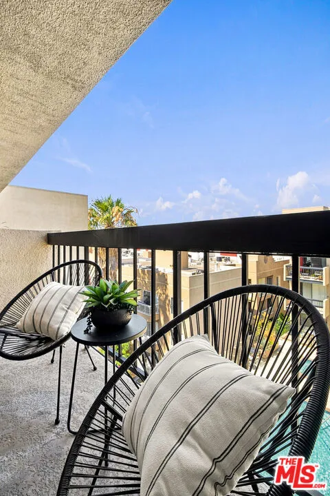 7320 Hawthorn Avenue #425 Los Angeles, CA 90046