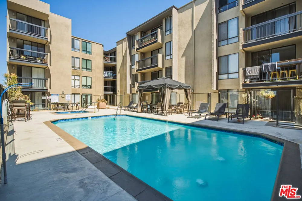 7320 Hawthorn Avenue #425 Los Angeles, CA 90046