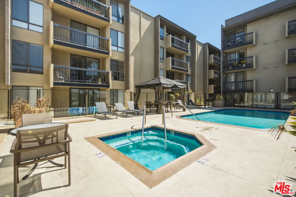 7320 Hawthorn Avenue #425 Los Angeles, CA 90046