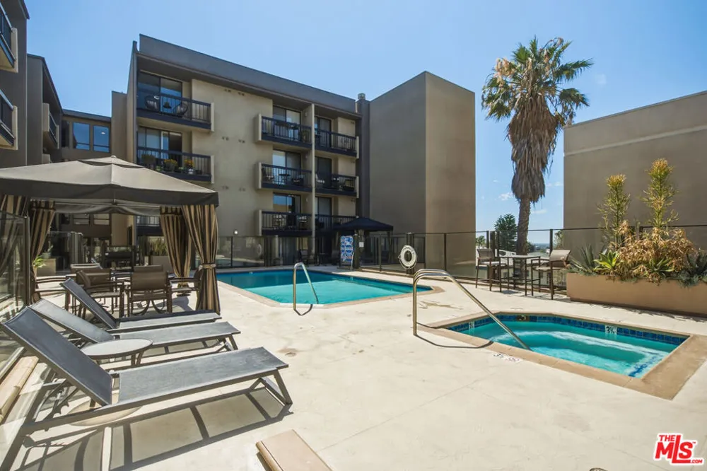 7320 Hawthorn Avenue #425 Los Angeles, CA 90046