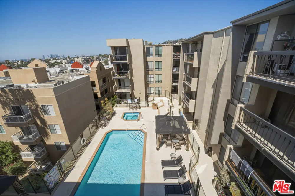 7320 Hawthorn Avenue #425 Los Angeles, CA 90046