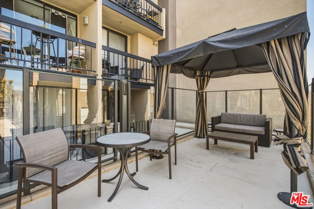 7320 Hawthorn Avenue #425 Los Angeles, CA 90046