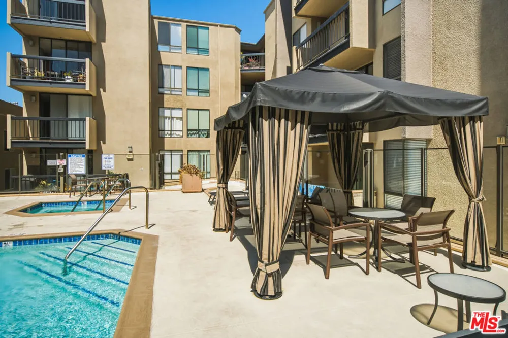 7320 Hawthorn Avenue #425 Los Angeles, CA 90046