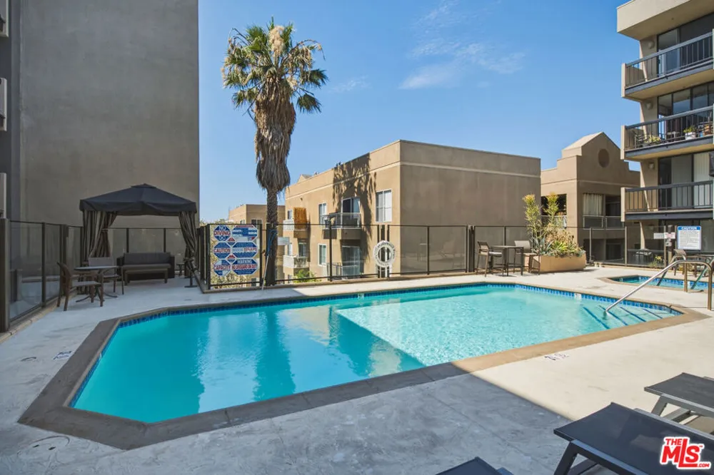 7320 Hawthorn Avenue #425 Los Angeles, CA 90046