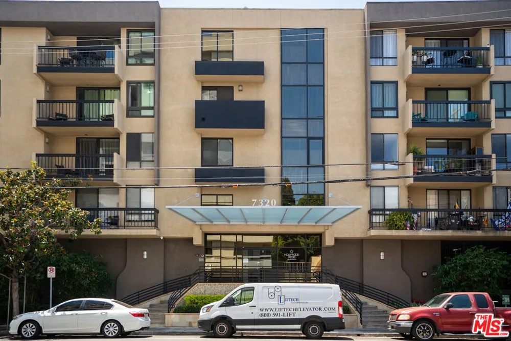 7320 Hawthorn Avenue #425 Los Angeles, CA 90046