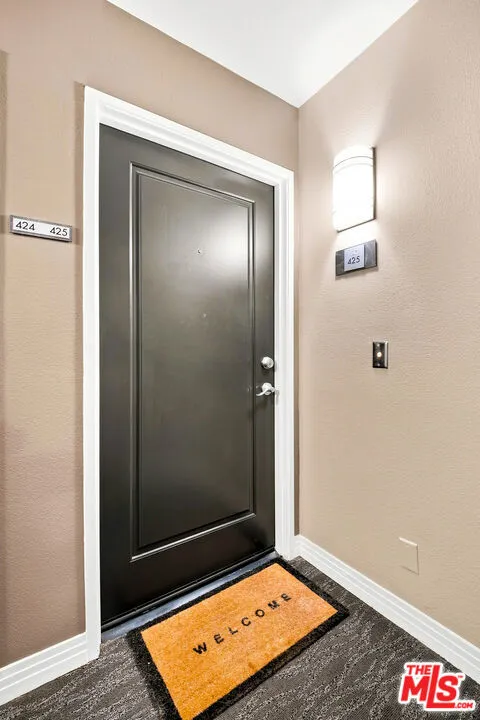 7320 Hawthorn Avenue #425 Los Angeles, CA 90046