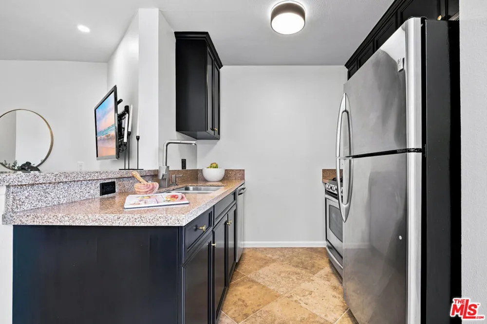7320 Hawthorn Avenue #425 Los Angeles, CA 90046
