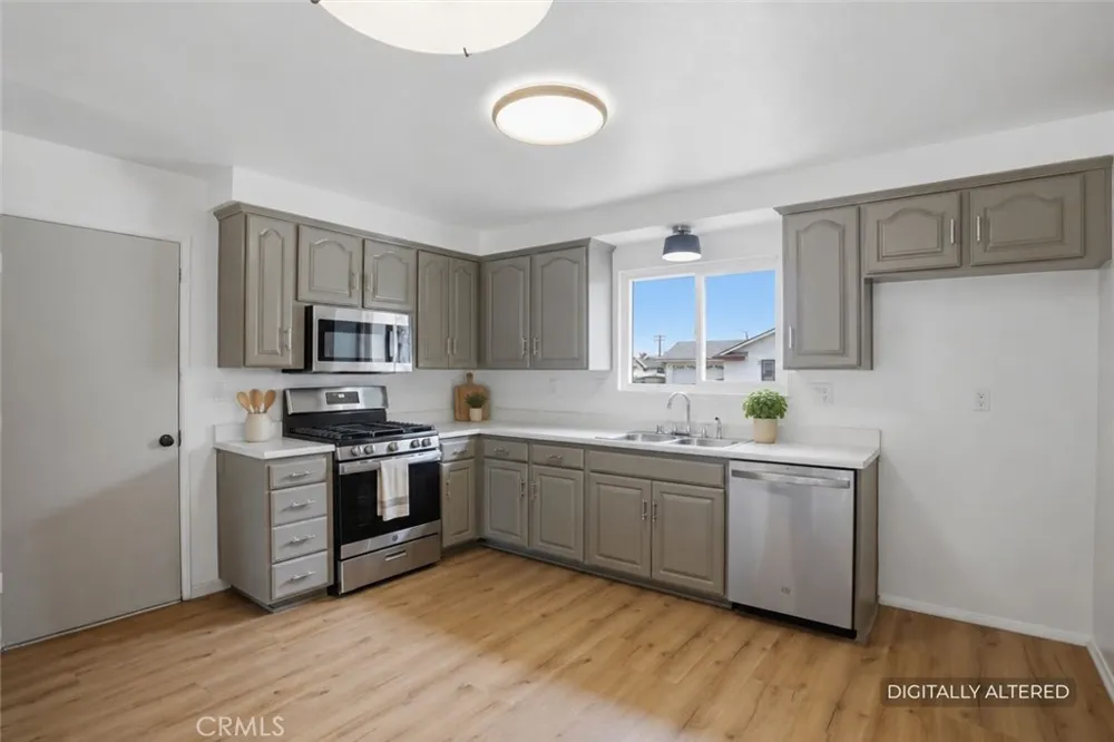 221 Vegas Drive Oxnard, CA 93030