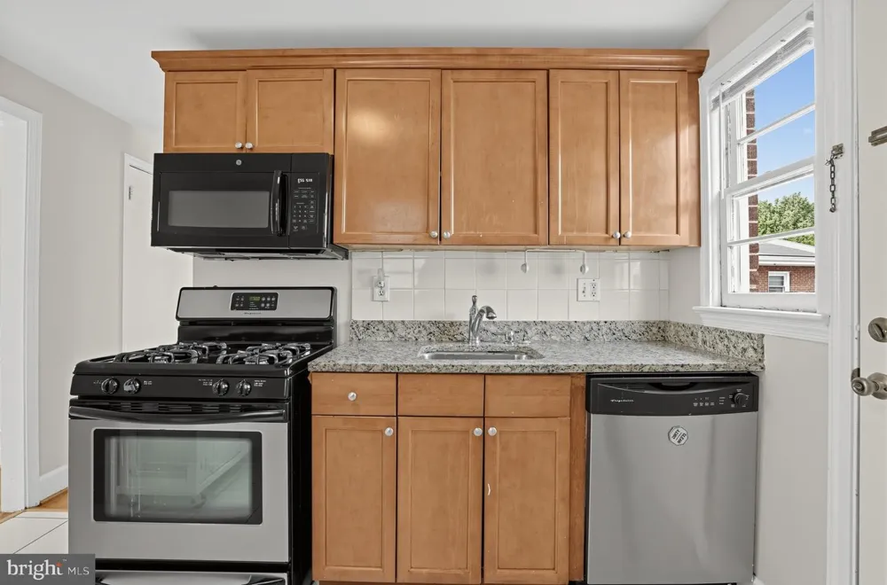 2004 LANGLEY STREET Arlington, VA 22204