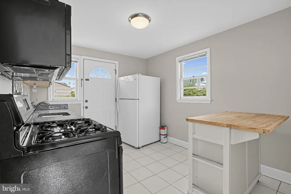 2004 LANGLEY STREET Arlington, VA 22204