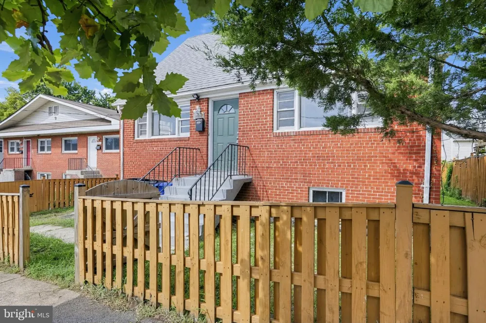 2004 LANGLEY STREET Arlington, VA 22204