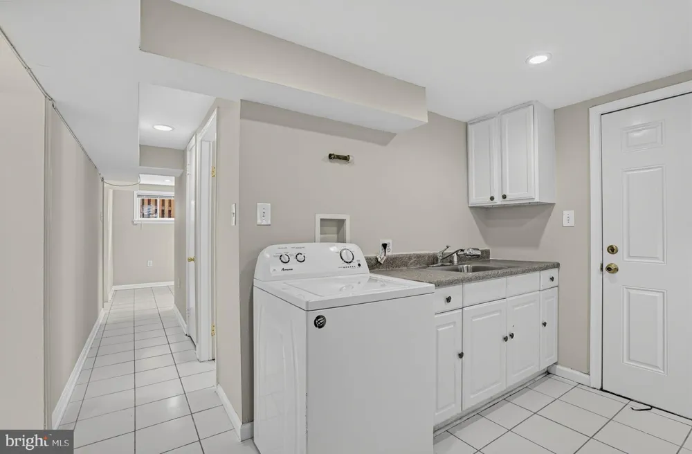 2004 LANGLEY STREET Arlington, VA 22204