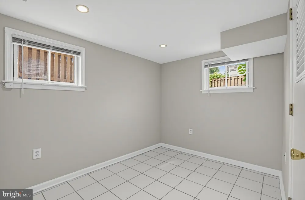 2004 LANGLEY STREET Arlington, VA 22204