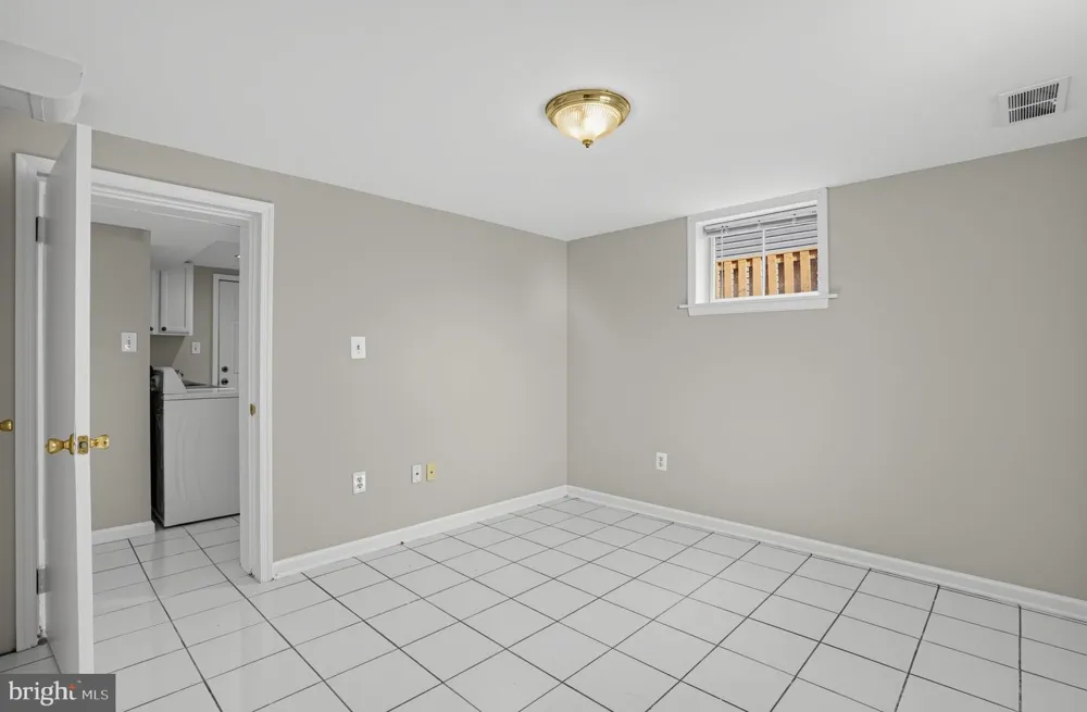 2004 LANGLEY STREET Arlington, VA 22204