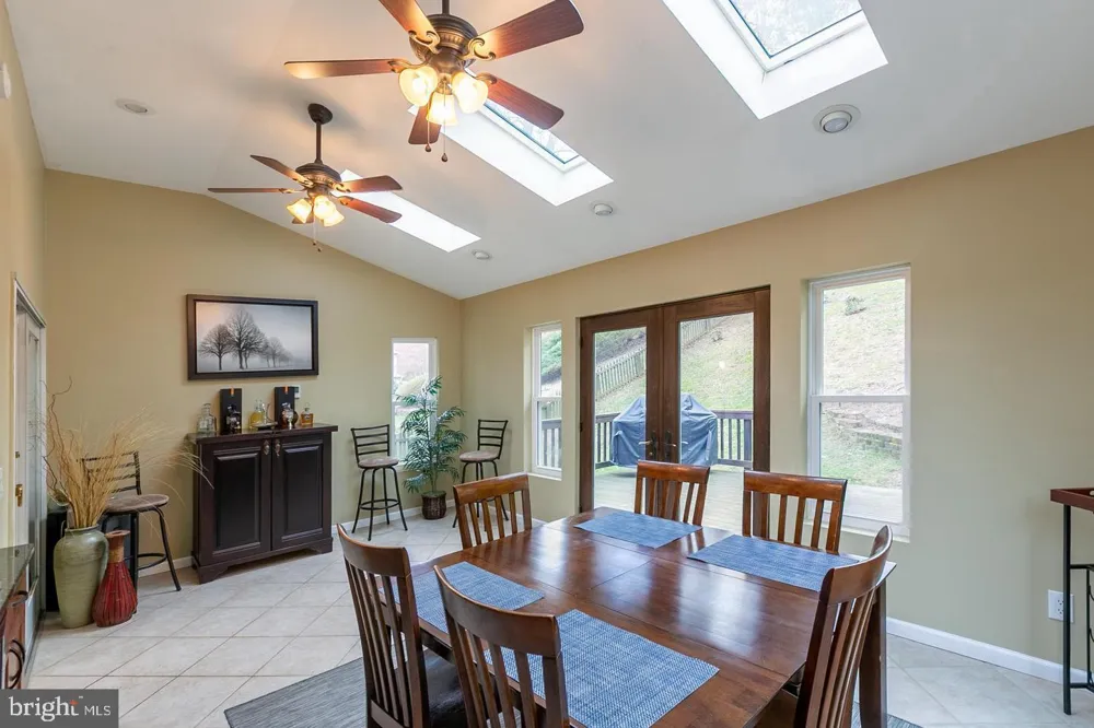 1700 ABBEY OAK DRIVE Vienna, VA 22182