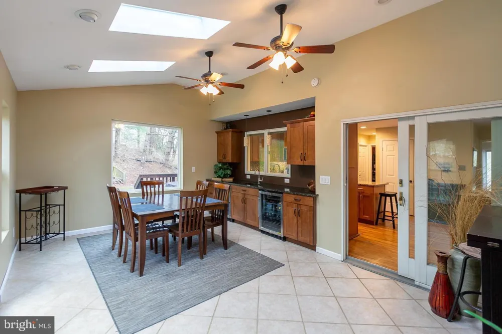 1700 ABBEY OAK DRIVE Vienna, VA 22182