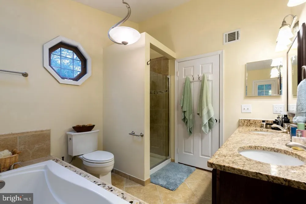 1700 ABBEY OAK DRIVE Vienna, VA 22182