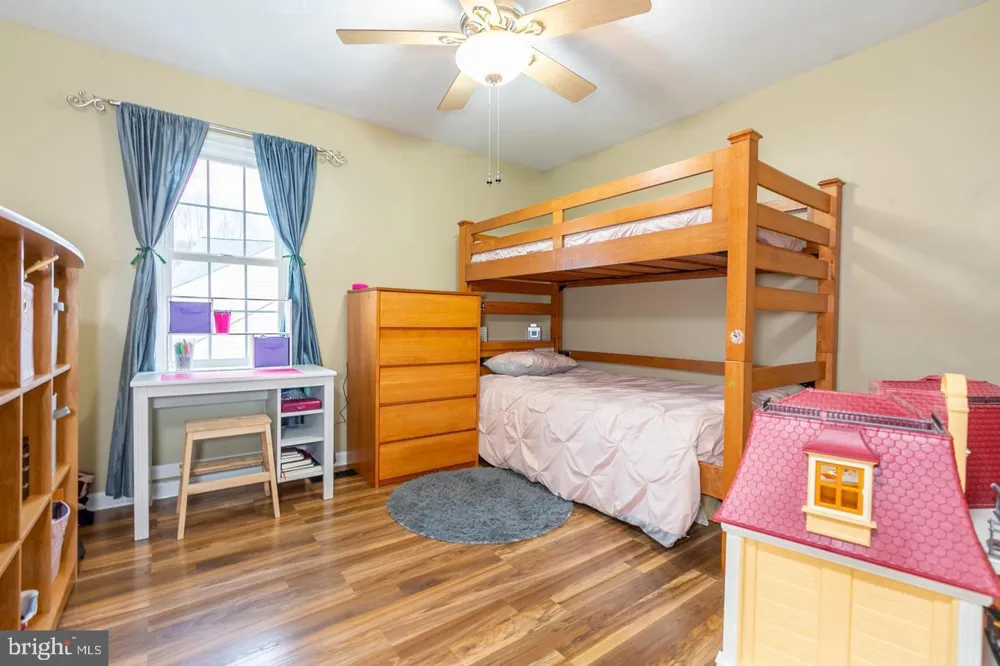 1700 ABBEY OAK DRIVE Vienna, VA 22182