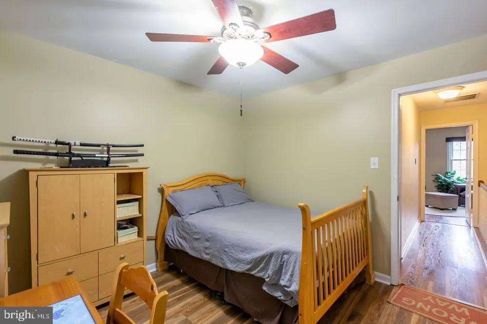 1700 ABBEY OAK DRIVE Vienna, VA 22182