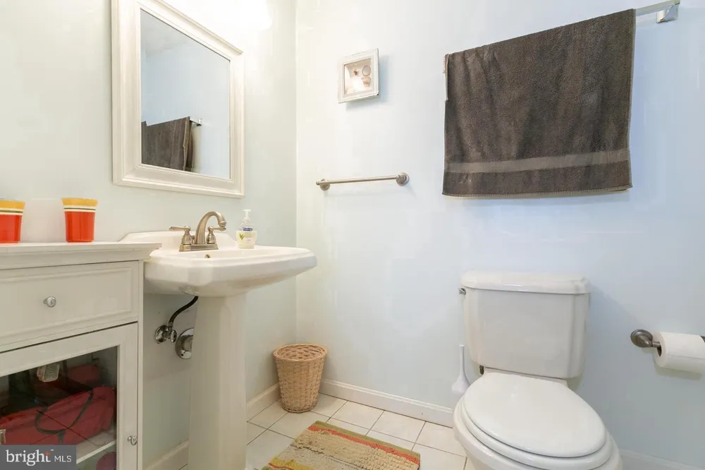 1700 ABBEY OAK DRIVE Vienna, VA 22182
