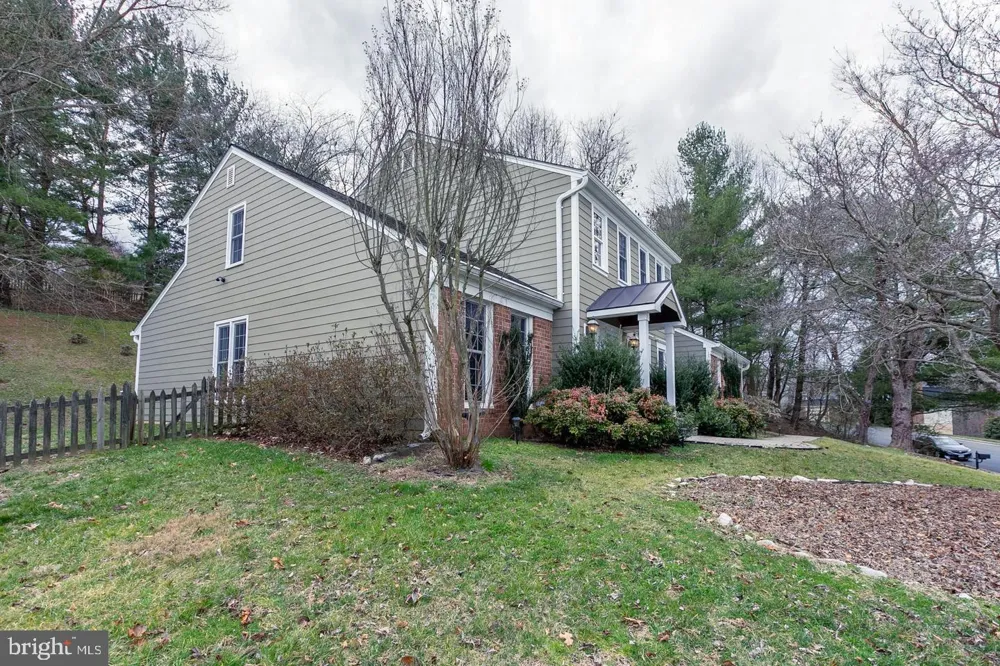 1700 ABBEY OAK DRIVE Vienna, VA 22182
