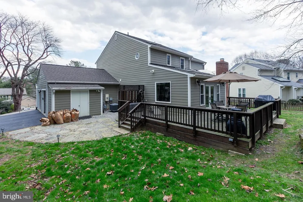 1700 ABBEY OAK DRIVE Vienna, VA 22182