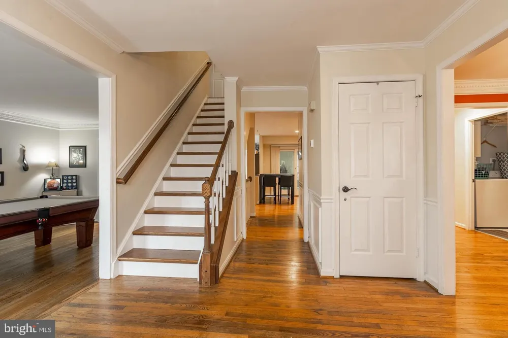 1700 ABBEY OAK DRIVE Vienna, VA 22182