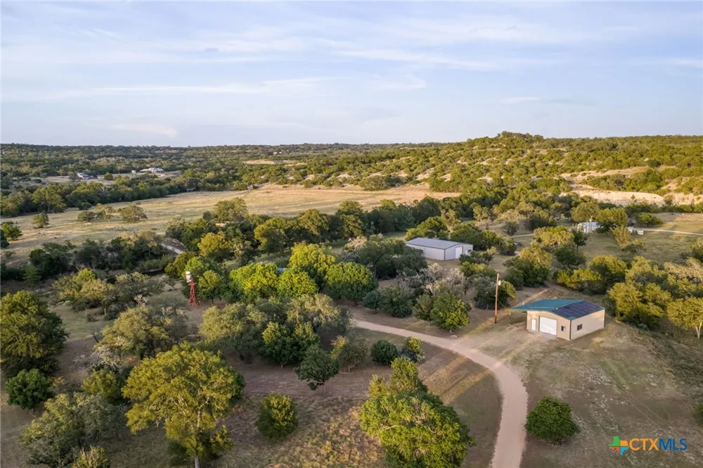 401 Clear Creek Lane Fredericksburg, TX 78624