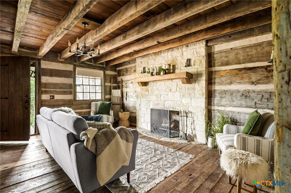 401 Clear Creek Lane Fredericksburg, TX 78624