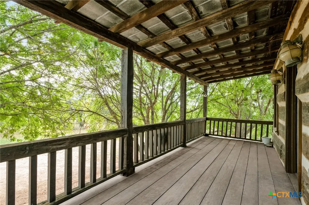 401 Clear Creek Lane Fredericksburg, TX 78624
