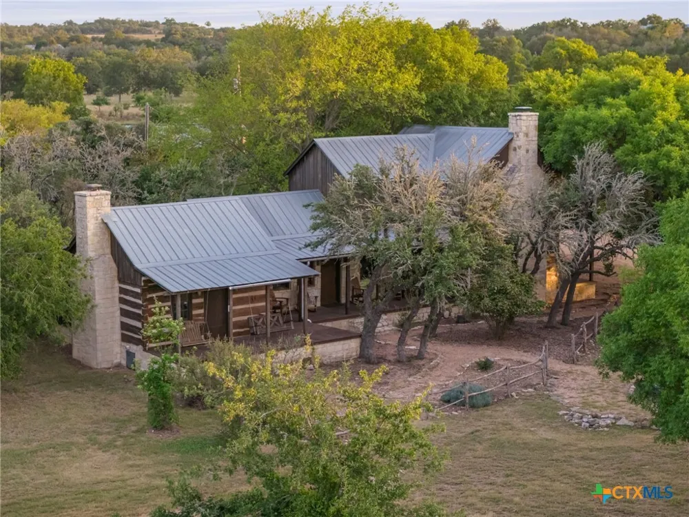 401 Clear Creek Lane Fredericksburg, TX 78624