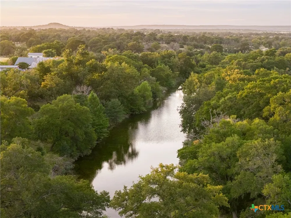 401 Clear Creek Lane Fredericksburg, TX 78624