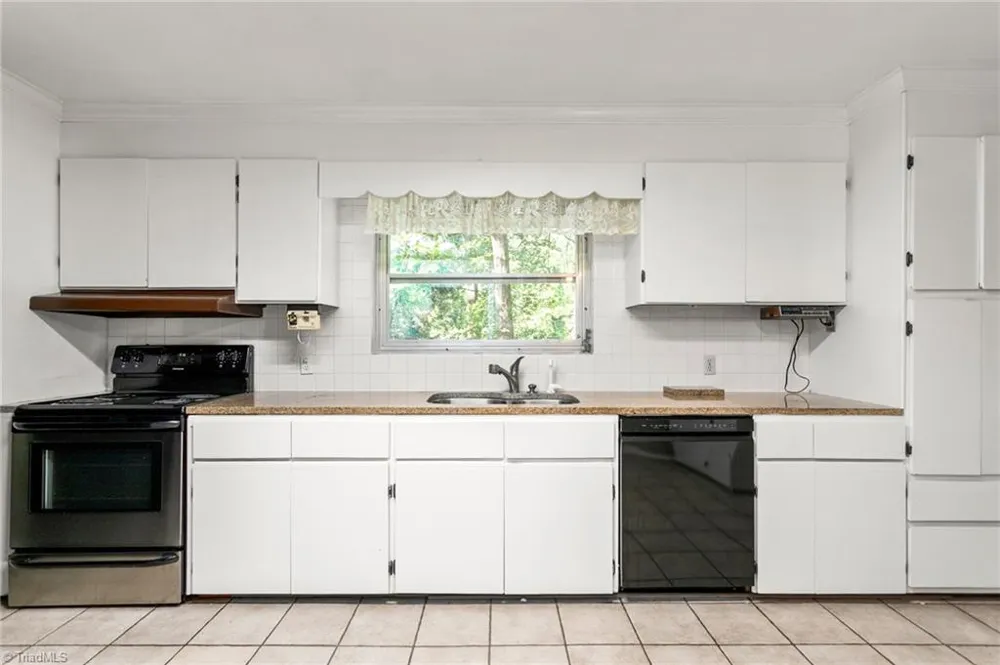 3430 Forest Lane Winston-Salem, NC 27040