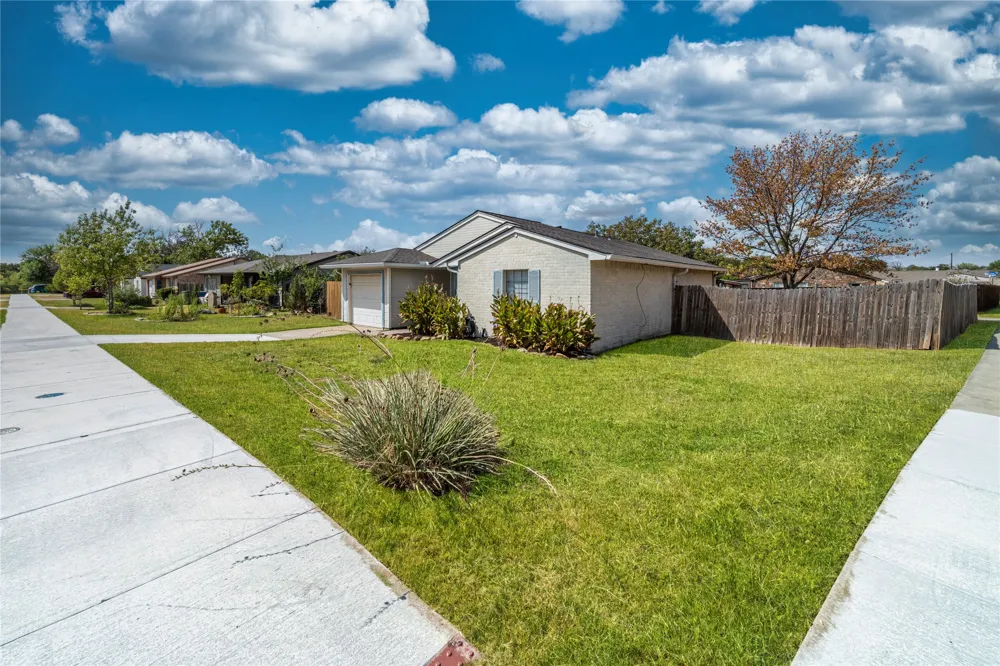 6036 Bogard Drive The Colony, TX 75056
