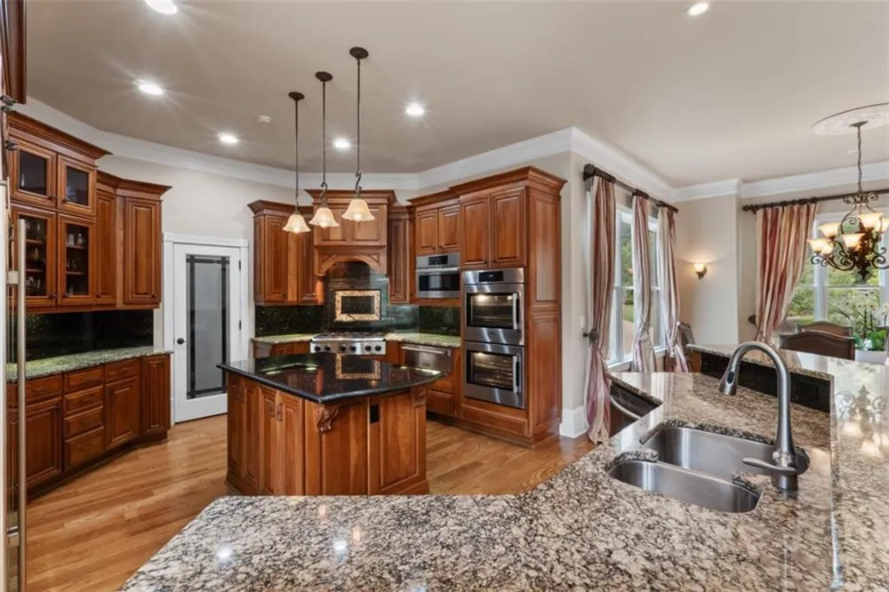 1005 Oak Mountain Road Carrollton, GA 30117