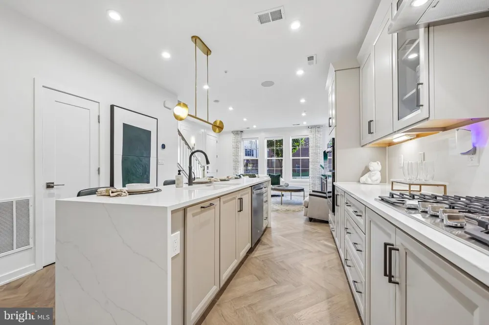 1746 MCKENNA POINT DRIVE #1601 Mclean, VA 22102
