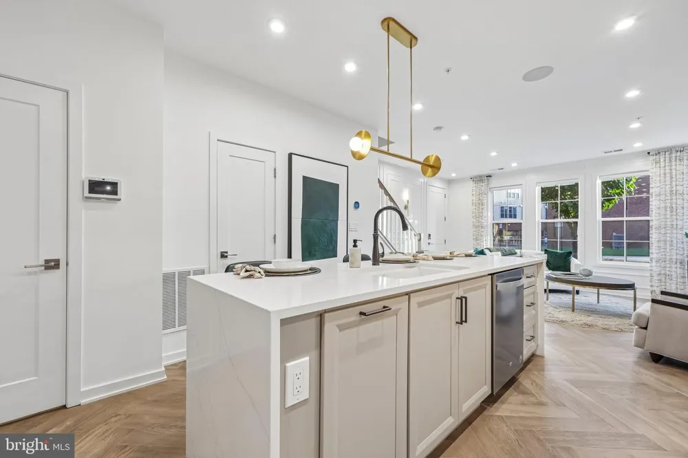 1746 MCKENNA POINT DRIVE #1601 Mclean, VA 22102