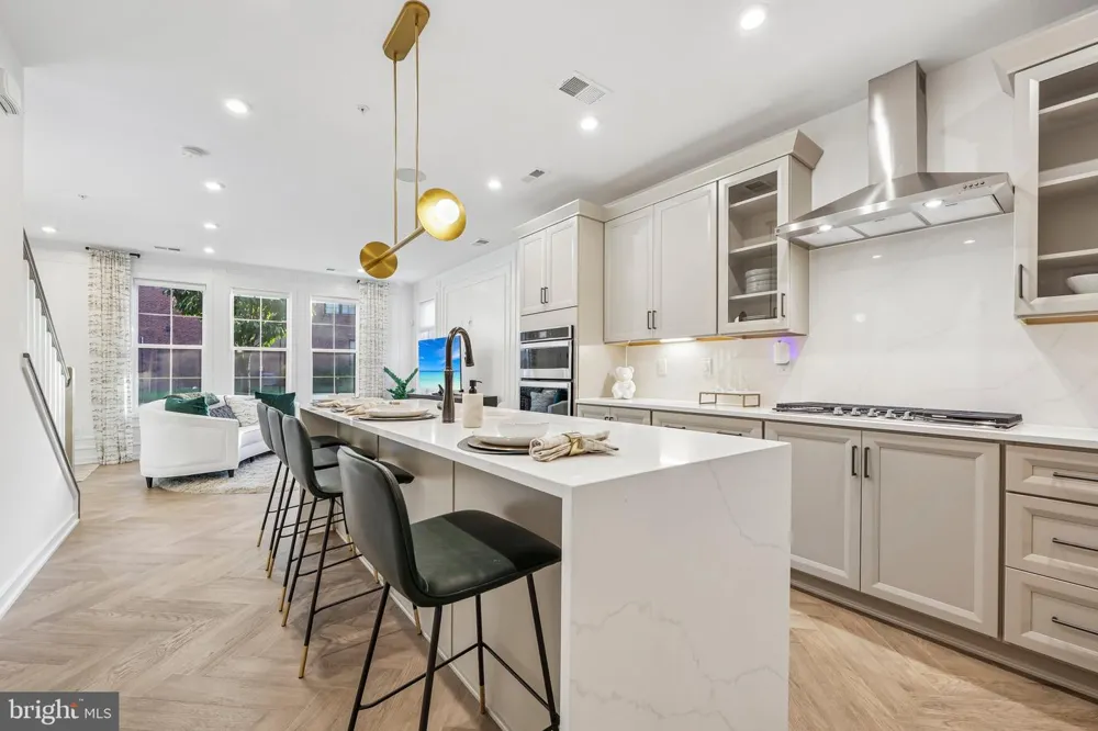 1746 MCKENNA POINT DRIVE #1601 Mclean, VA 22102