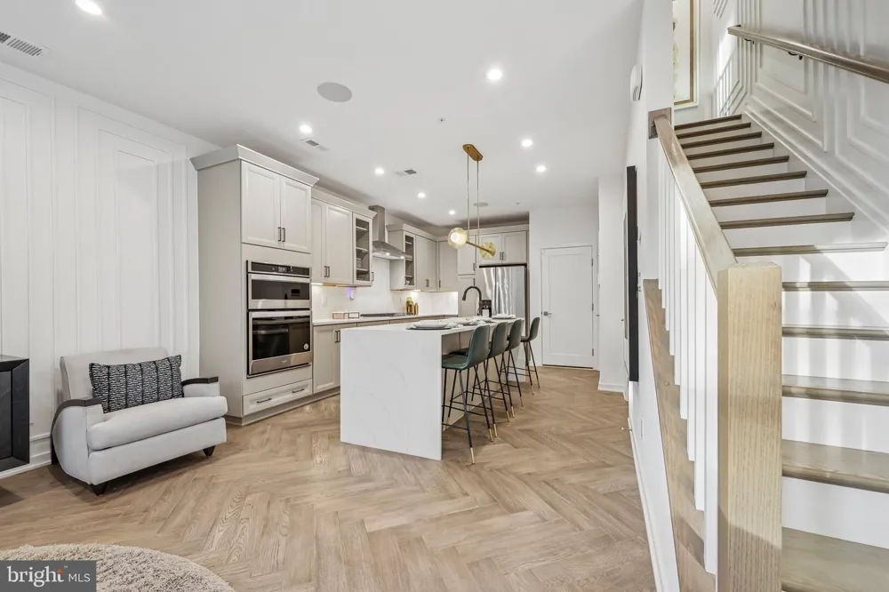 1746 MCKENNA POINT DRIVE #1601 Mclean, VA 22102