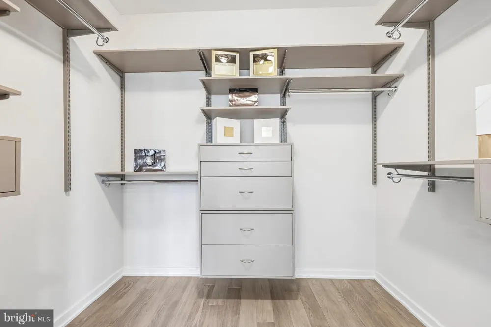 1746 MCKENNA POINT DRIVE #1601 Mclean, VA 22102