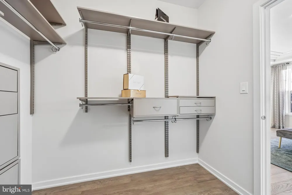 1746 MCKENNA POINT DRIVE #1601 Mclean, VA 22102