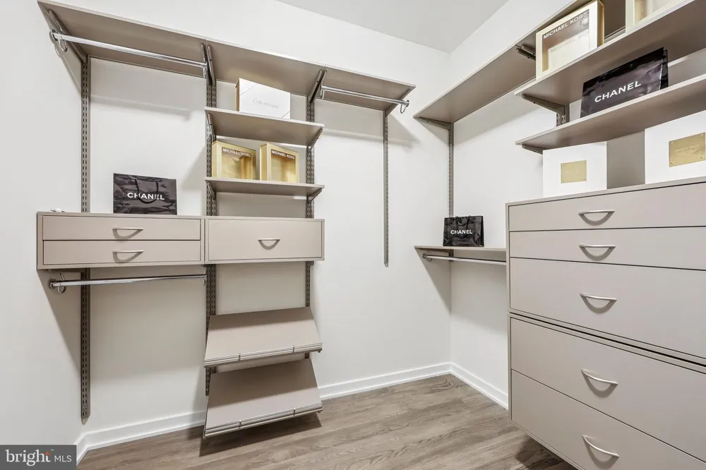 1746 MCKENNA POINT DRIVE #1601 Mclean, VA 22102