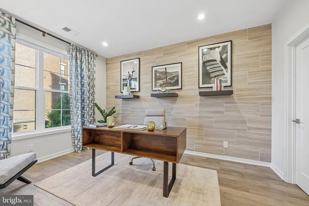 1746 MCKENNA POINT DRIVE #1601 Mclean, VA 22102