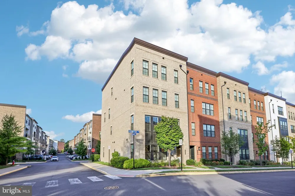 1746 MCKENNA POINT DRIVE #1601 Mclean, VA 22102
