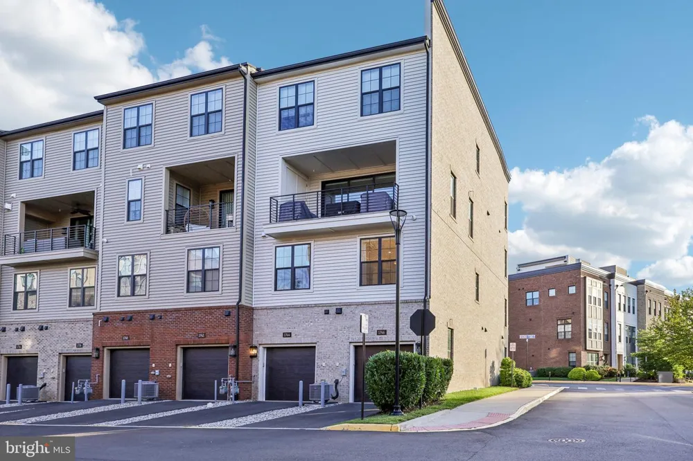 1746 MCKENNA POINT DRIVE #1601 Mclean, VA 22102