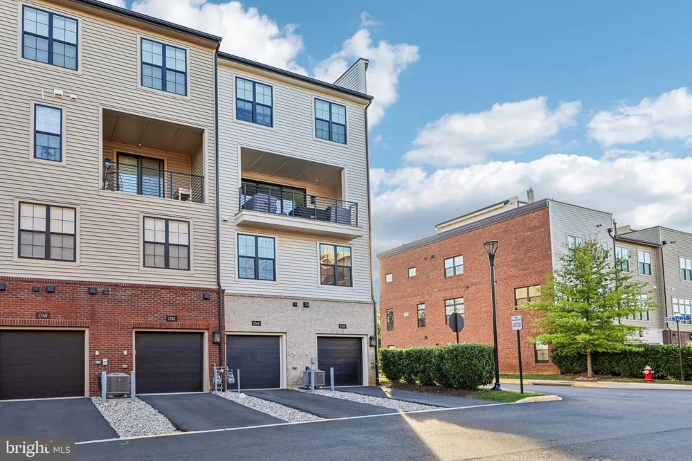 1746 MCKENNA POINT DRIVE #1601 Mclean, VA 22102