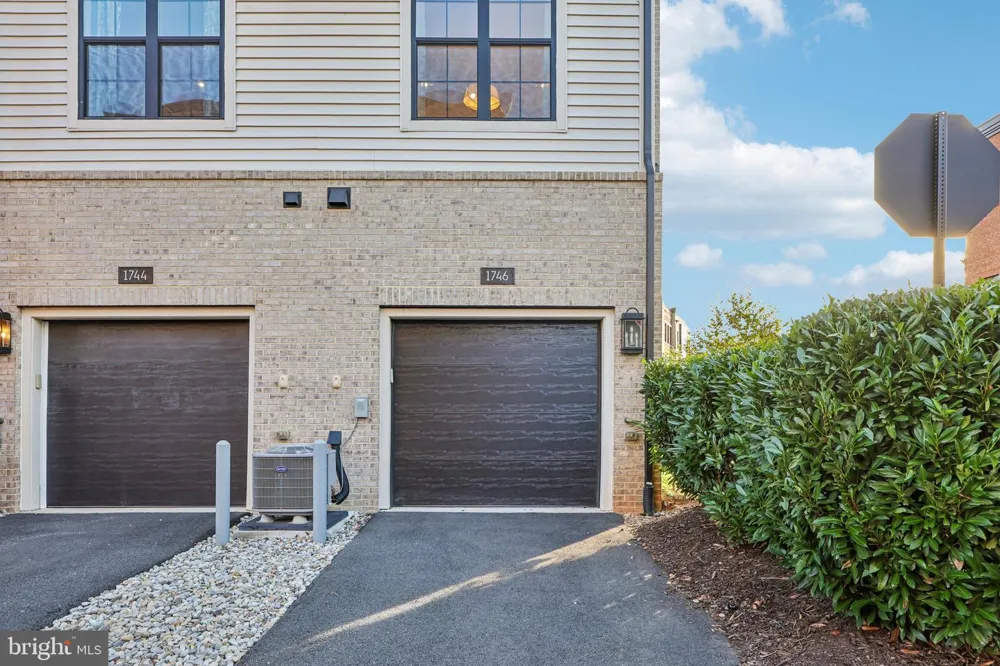 1746 MCKENNA POINT DRIVE #1601 Mclean, VA 22102